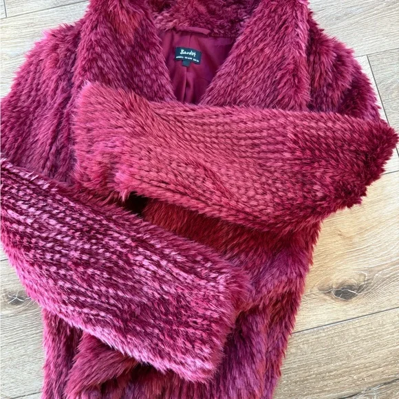 Bardot Faux Fur Jacket in Rich Burgundy - Picture 3 of 5